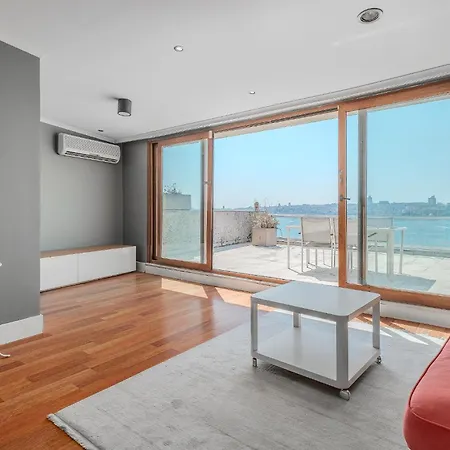 Duplex Flat W Panoramic Bosphorus View And Terrace شقة